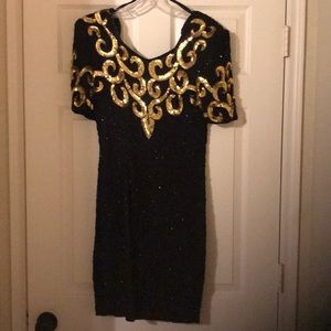Amazing vintage dress.. WITH shoulder-pads